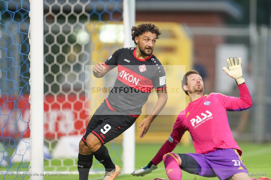 Stadion am Schönbusch, Aschaffenburg, 30.08.2024, sport, action, BFV, Fussball, 7. Spieltag, Regionalliga Bayern, FWK, SVA, FC Würzburger Kickers, SV Viktoria Aschaffenburg - Bild-ID: 2431921