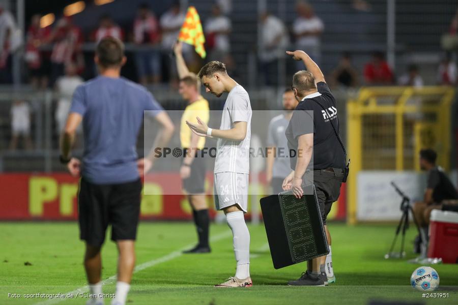 Stadion am Schönbusch, Aschaffenburg, 30.08.2024, sport, action, BFV, Fussball, 7. Spieltag, Regionalliga Bayern, FWK, SVA, FC Würzburger Kickers, SV Viktoria Aschaffenburg - Bild-ID: 2431951