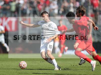 Fotos von FC Würzburger Kickers - FC Bayern München II auf sportfotografie.de