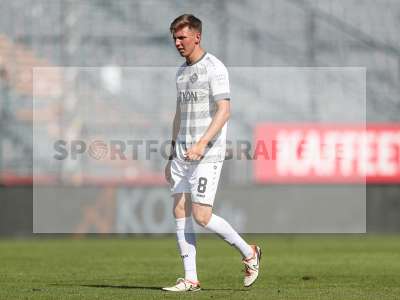 Fotos von FC Würzburger Kickers - FC Bayern München II auf sportfotografie.de
