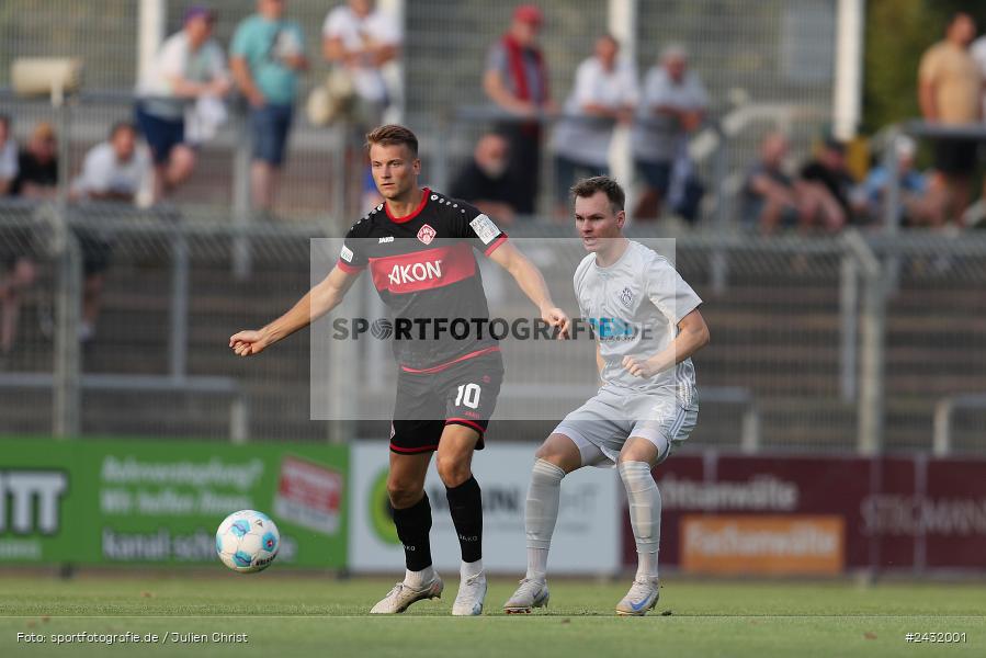 Stadion am Schönbusch, Aschaffenburg, 30.08.2024, sport, action, BFV, Fussball, 7. Spieltag, Regionalliga Bayern, FWK, SVA, FC Würzburger Kickers, SV Viktoria Aschaffenburg - Bild-ID: 2432001