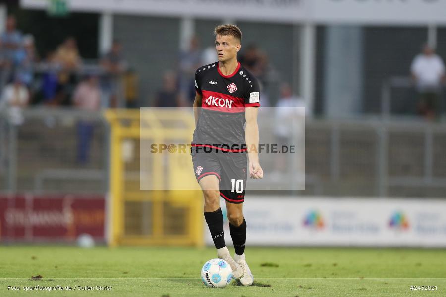 Stadion am Schönbusch, Aschaffenburg, 30.08.2024, sport, action, BFV, Fussball, 7. Spieltag, Regionalliga Bayern, FC Würzburger Kickers, SV Viktoria Aschaffenburg - Bild-ID: 2432021