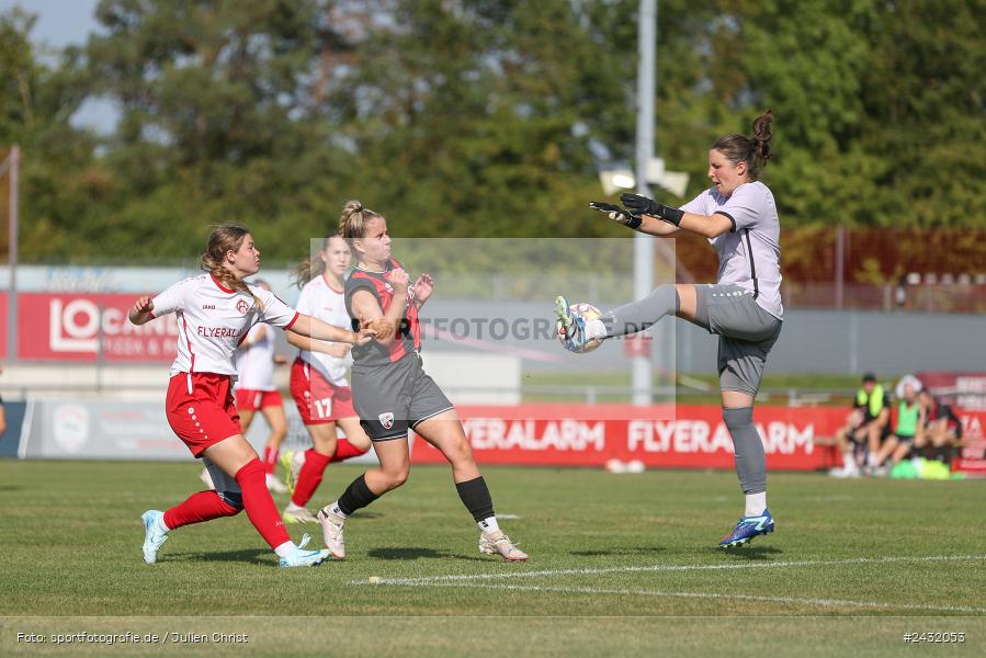 Sportpark Heuchelhof, Würzburg, 31.08.2024, sport, action, BFV, Fussball, 1. Spieltag, Bayernliga Frauen, FCI, FWK, FC Ingolstadt 04 II, FC Würzburger Kickers - Bild-ID: 2432053