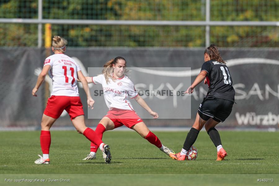 Sportpark Heuchelhof, Würzburg, 31.08.2024, sport, action, BFV, Fussball, 1. Spieltag, Bayernliga Frauen, FCI, FWK, FC Ingolstadt 04 II, FC Würzburger Kickers - Bild-ID: 2432112