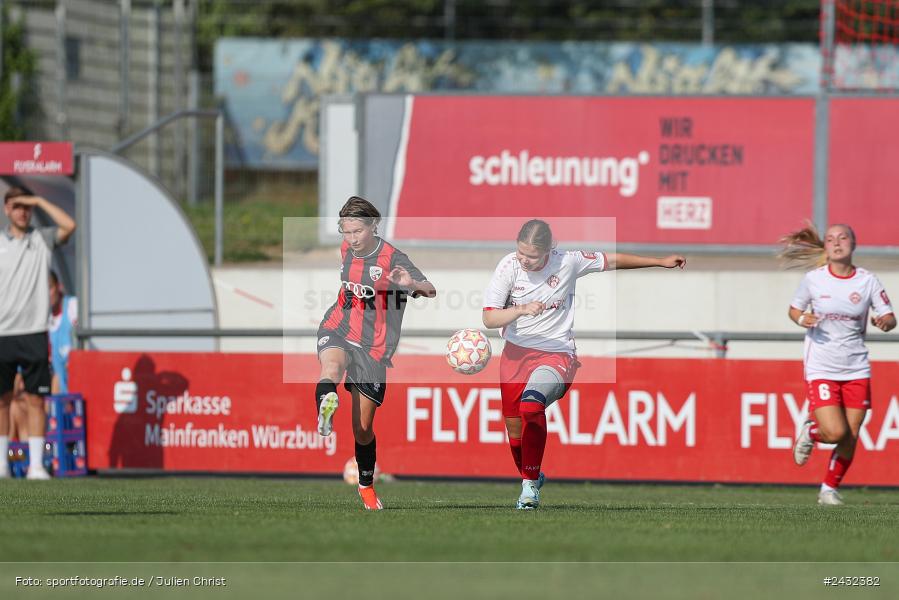 Sportpark Heuchelhof, Würzburg, 31.08.2024, sport, action, BFV, Fussball, 1. Spieltag, Bayernliga Frauen, FCI, FWK, FC Ingolstadt 04 II, FC Würzburger Kickers - Bild-ID: 2432382