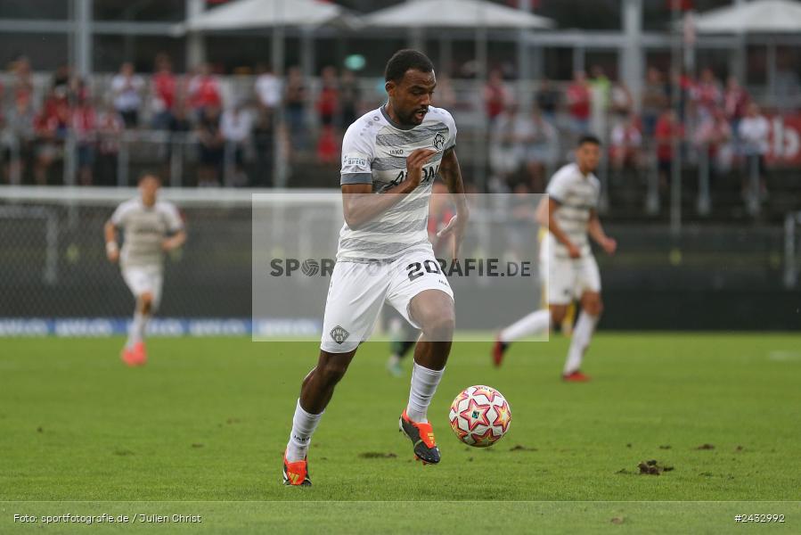 AKON Arena, Würzburg, 03.09.2024, sport, action, BFV, Fussball, 3. Liga, Regionalliga Bayern, Achtenfinale, Toto-Pokal, FCI, FWK, FC Ingolstadt 04, FC Würzburger Kickers - Bild-ID: 2432992