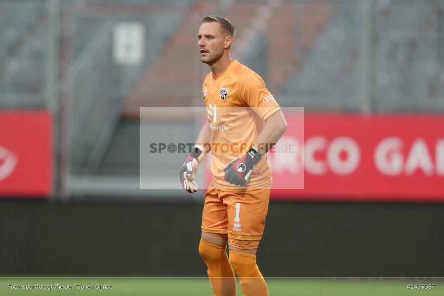 AKON Arena, Würzburg, 03.09.2024, sport, action, BFV, Fussball, 3. Liga, Regionalliga Bayern, Achtenfinale, Toto-Pokal, FCI, FWK, FC Ingolstadt 04, FC Würzburger Kickers - Bild-ID: 2433087