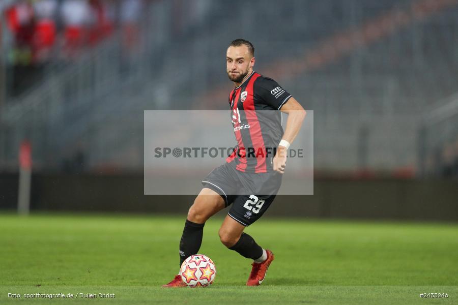 AKON Arena, Würzburg, 03.09.2024, sport, action, BFV, Fussball, 3. Liga, Regionalliga Bayern, Achtenfinale, Toto-Pokal, FCI, FWK, FC Ingolstadt 04, FC Würzburger Kickers - Bild-ID: 2433246