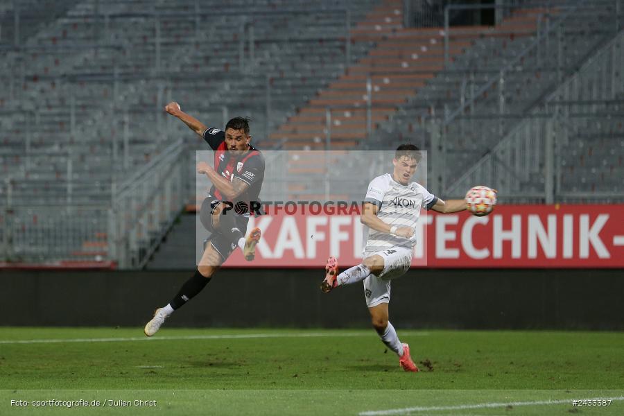 AKON Arena, Würzburg, 03.09.2024, sport, action, BFV, Fussball, 3. Liga, Regionalliga Bayern, Achtenfinale, Toto-Pokal, FCI, FWK, FC Ingolstadt 04, FC Würzburger Kickers - Bild-ID: 2433387
