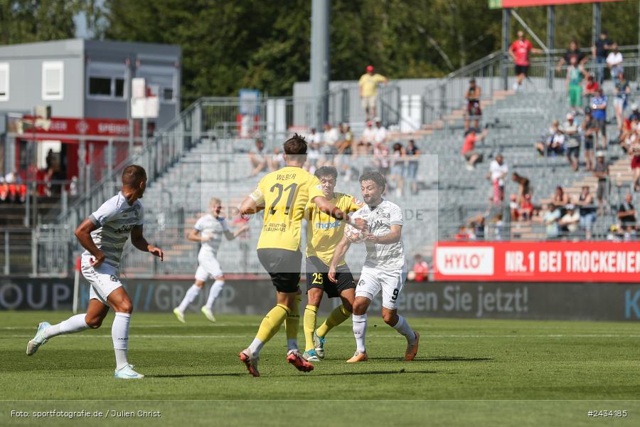 AKON Arena, Würzburg, 07.09.2024, sport, action, BFV, Fussball, 8. Spieltag, Regionalliga Bayern, BAY, FWK, SpVgg Bayreuth, FC Würzburger Kickers - Bild-ID: 2434185