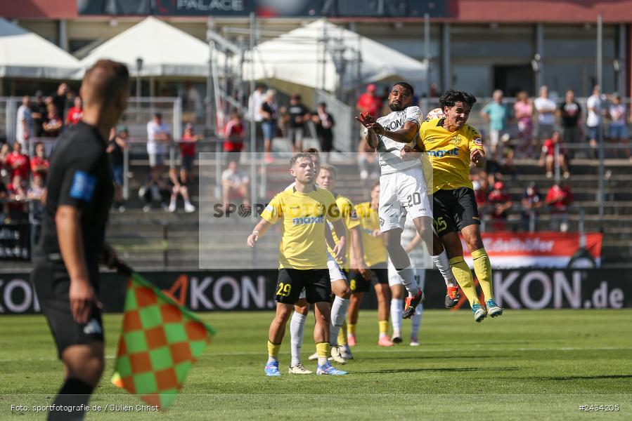 AKON Arena, Würzburg, 07.09.2024, sport, action, BFV, Fussball, 8. Spieltag, Regionalliga Bayern, BAY, FWK, SpVgg Bayreuth, FC Würzburger Kickers - Bild-ID: 2434205