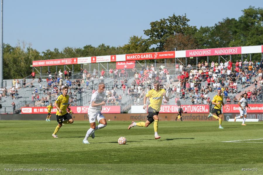 AKON Arena, Würzburg, 07.09.2024, sport, action, BFV, Fussball, 8. Spieltag, Regionalliga Bayern, BAY, FWK, SpVgg Bayreuth, FC Würzburger Kickers - Bild-ID: 2434210