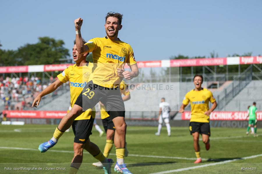 AKON Arena, Würzburg, 07.09.2024, sport, action, BFV, Fussball, 8. Spieltag, Regionalliga Bayern, BAY, FWK, SpVgg Bayreuth, FC Würzburger Kickers - Bild-ID: 2434217