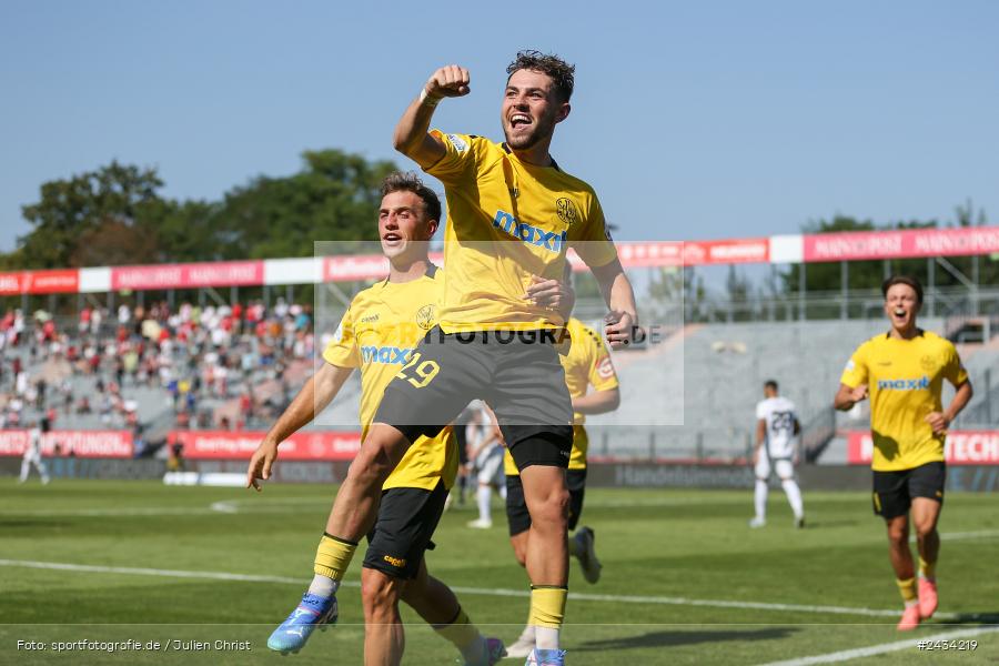 AKON Arena, Würzburg, 07.09.2024, sport, action, BFV, Fussball, 8. Spieltag, Regionalliga Bayern, BAY, FWK, SpVgg Bayreuth, FC Würzburger Kickers - Bild-ID: 2434219