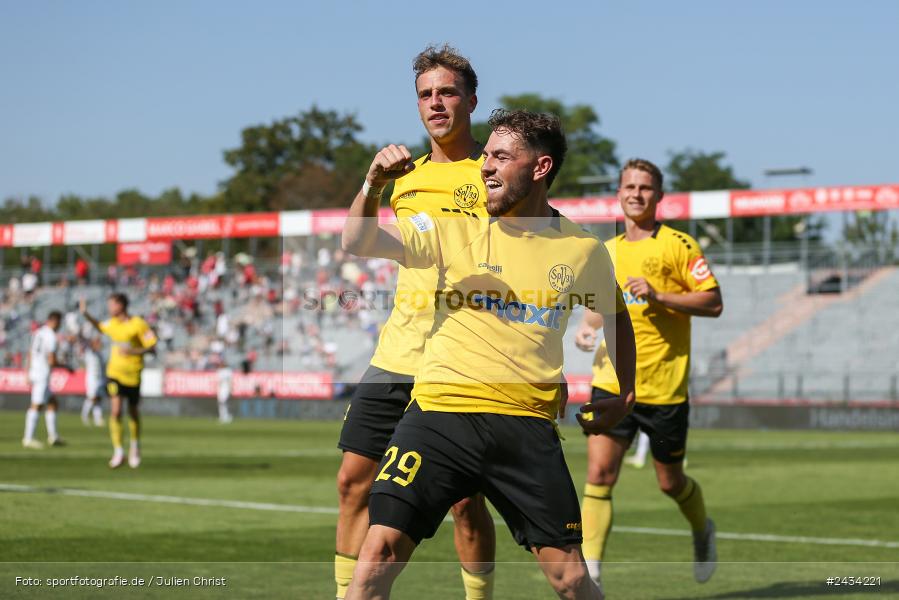 AKON Arena, Würzburg, 07.09.2024, sport, action, BFV, Fussball, 8. Spieltag, Regionalliga Bayern, BAY, FWK, SpVgg Bayreuth, FC Würzburger Kickers - Bild-ID: 2434221