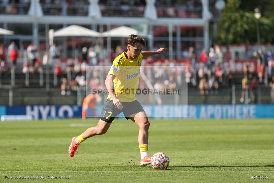 AKON Arena, Würzburg, 07.09.2024, sport, action, BFV, Fussball, 8. Spieltag, Regionalliga Bayern, BAY, FWK, SpVgg Bayreuth, FC Würzburger Kickers - Bild-ID: 2434239