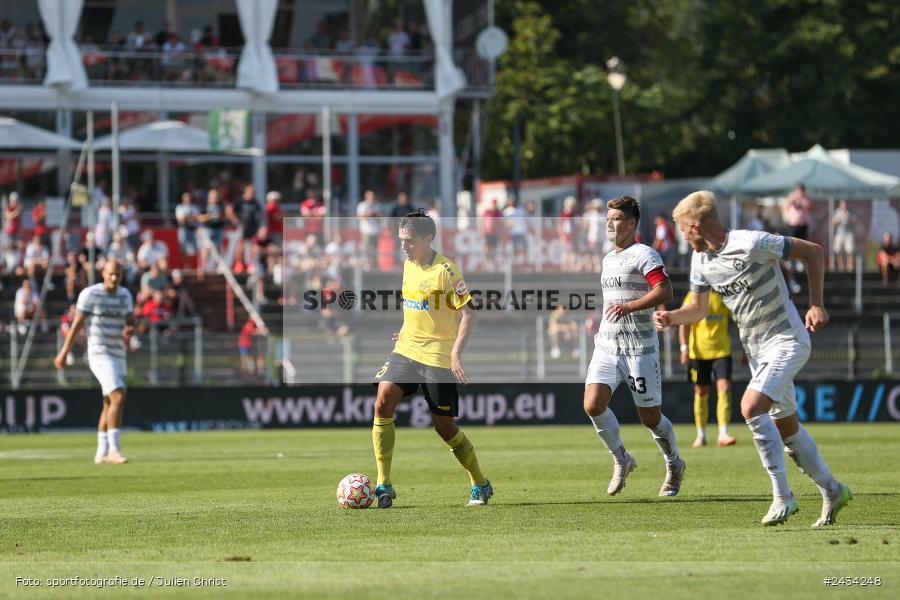 AKON Arena, Würzburg, 07.09.2024, sport, action, BFV, Fussball, 8. Spieltag, Regionalliga Bayern, BAY, FWK, SpVgg Bayreuth, FC Würzburger Kickers - Bild-ID: 2434248