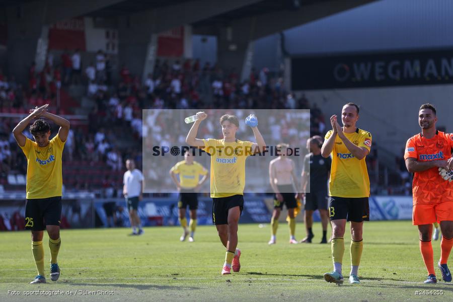 AKON Arena, Würzburg, 07.09.2024, sport, action, BFV, Fussball, 8. Spieltag, Regionalliga Bayern, BAY, FWK, SpVgg Bayreuth, FC Würzburger Kickers - Bild-ID: 2434255