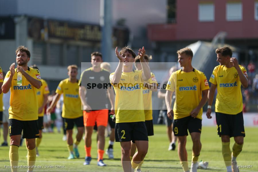 AKON Arena, Würzburg, 07.09.2024, sport, action, BFV, Fussball, 8. Spieltag, Regionalliga Bayern, BAY, FWK, SpVgg Bayreuth, FC Würzburger Kickers - Bild-ID: 2434257