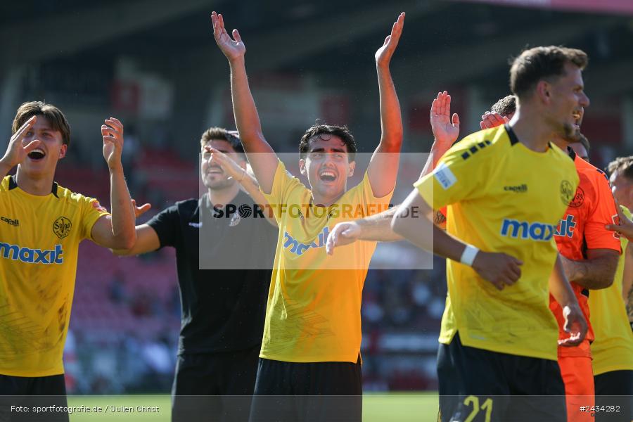 AKON Arena, Würzburg, 07.09.2024, sport, action, BFV, Fussball, 8. Spieltag, Regionalliga Bayern, BAY, FWK, SpVgg Bayreuth, FC Würzburger Kickers - Bild-ID: 2434282