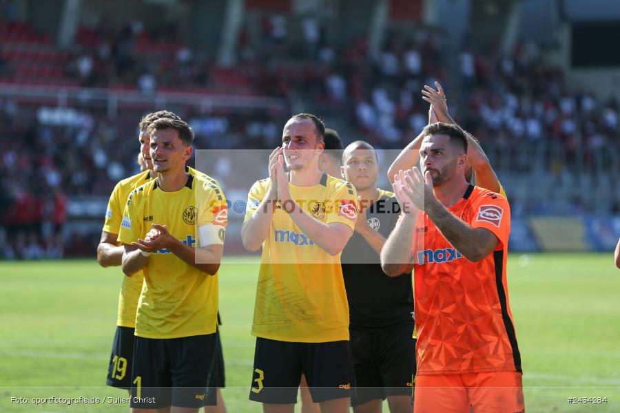 AKON Arena, Würzburg, 07.09.2024, sport, action, BFV, Fussball, 8. Spieltag, Regionalliga Bayern, BAY, FWK, SpVgg Bayreuth, FC Würzburger Kickers - Bild-ID: 2434284