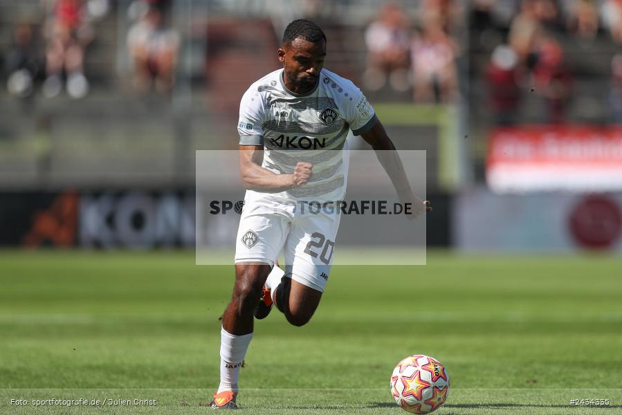 AKON Arena, Würzburg, 07.09.2024, sport, action, BFV, Fussball, 8. Spieltag, Regionalliga Bayern, BAY, FWK, SpVgg Bayreuth, FC Würzburger Kickers - Bild-ID: 2434335