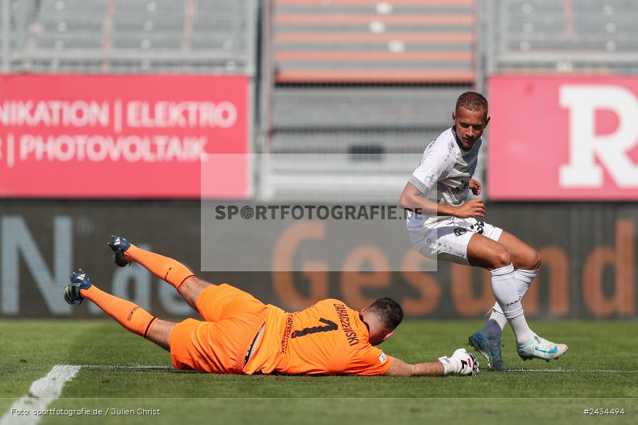 AKON Arena, Würzburg, 07.09.2024, sport, action, BFV, Fussball, 8. Spieltag, Regionalliga Bayern, BAY, FWK, SpVgg Bayreuth, FC Würzburger Kickers - Bild-ID: 2434494