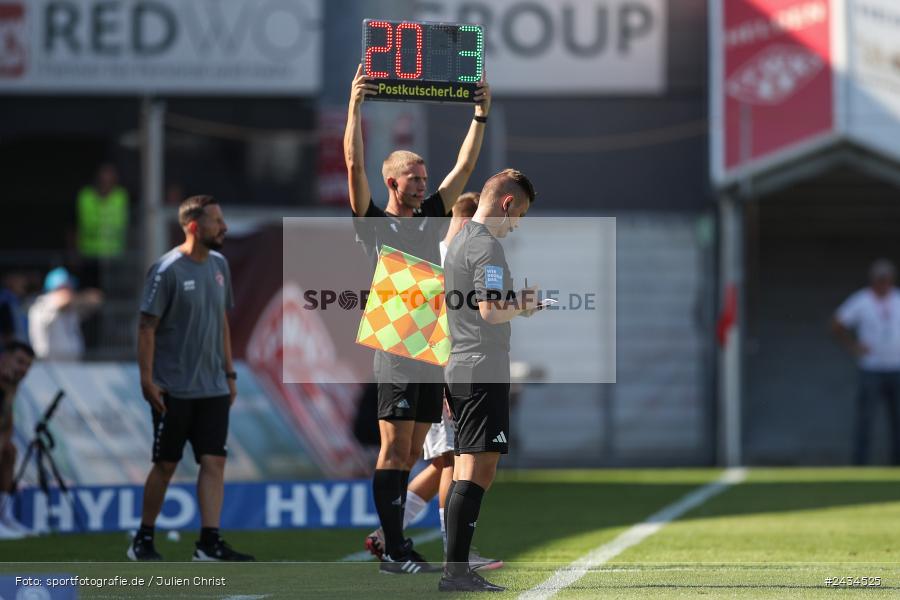 AKON Arena, Würzburg, 07.09.2024, sport, action, BFV, Fussball, 8. Spieltag, Regionalliga Bayern, BAY, FWK, SpVgg Bayreuth, FC Würzburger Kickers - Bild-ID: 2434525