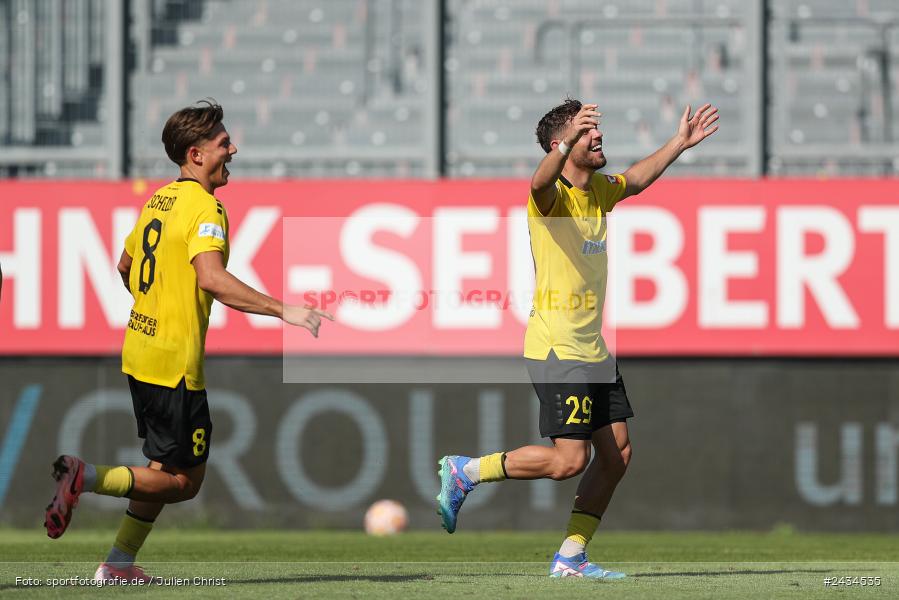 AKON Arena, Würzburg, 07.09.2024, sport, action, BFV, Fussball, 8. Spieltag, Regionalliga Bayern, BAY, FWK, SpVgg Bayreuth, FC Würzburger Kickers - Bild-ID: 2434535