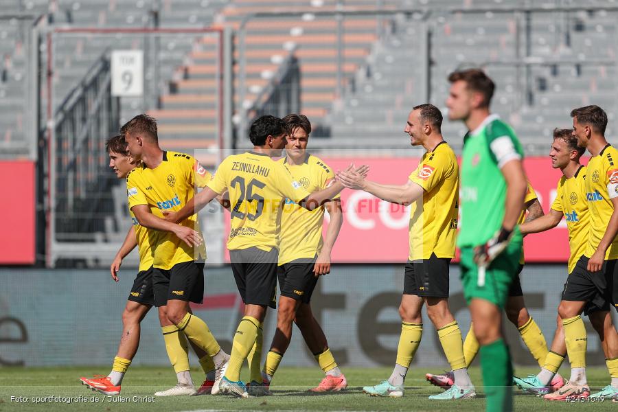 AKON Arena, Würzburg, 07.09.2024, sport, action, BFV, Fussball, 8. Spieltag, Regionalliga Bayern, BAY, FWK, SpVgg Bayreuth, FC Würzburger Kickers - Bild-ID: 2434549