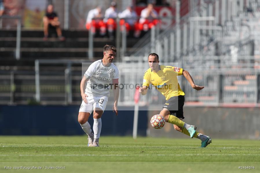AKON Arena, Würzburg, 07.09.2024, sport, action, BFV, Fussball, 8. Spieltag, Regionalliga Bayern, BAY, FWK, SpVgg Bayreuth, FC Würzburger Kickers - Bild-ID: 2434574