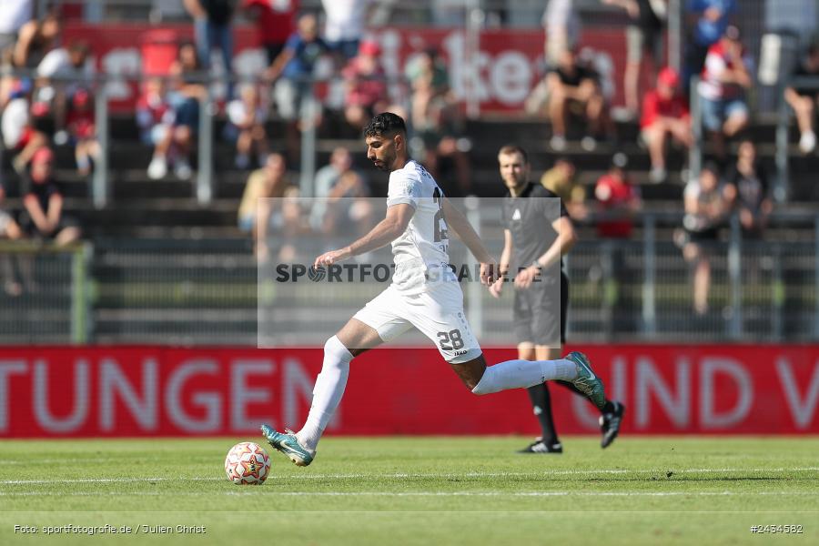 AKON Arena, Würzburg, 07.09.2024, sport, action, BFV, Fussball, 8. Spieltag, Regionalliga Bayern, BAY, FWK, SpVgg Bayreuth, FC Würzburger Kickers - Bild-ID: 2434582