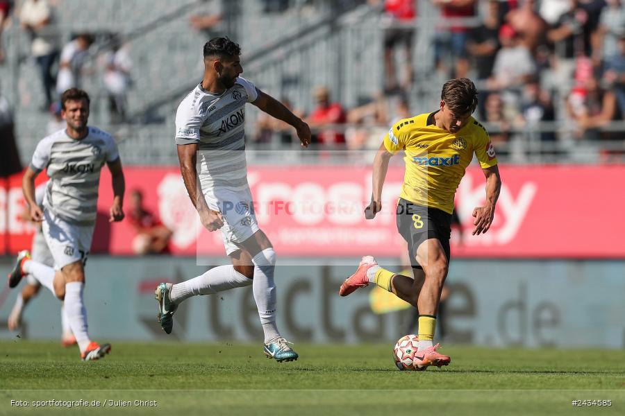 AKON Arena, Würzburg, 07.09.2024, sport, action, BFV, Fussball, 8. Spieltag, Regionalliga Bayern, BAY, FWK, SpVgg Bayreuth, FC Würzburger Kickers - Bild-ID: 2434585