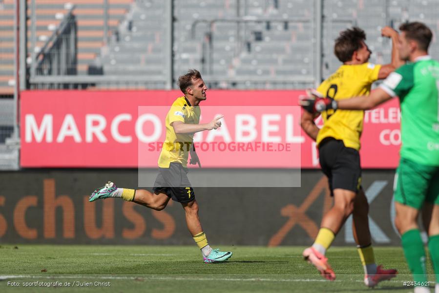 AKON Arena, Würzburg, 07.09.2024, sport, action, BFV, Fussball, 8. Spieltag, Regionalliga Bayern, BAY, FWK, SpVgg Bayreuth, FC Würzburger Kickers - Bild-ID: 2434621