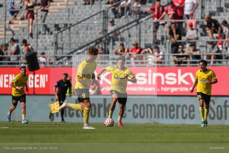 AKON Arena, Würzburg, 07.09.2024, sport, action, BFV, Fussball, 8. Spieltag, Regionalliga Bayern, BAY, FWK, SpVgg Bayreuth, FC Würzburger Kickers - Bild-ID: 2434637