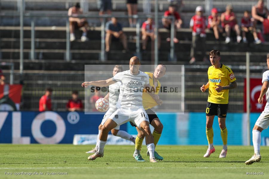 AKON Arena, Würzburg, 07.09.2024, sport, action, BFV, Fussball, 8. Spieltag, Regionalliga Bayern, BAY, FWK, SpVgg Bayreuth, FC Würzburger Kickers - Bild-ID: 2434658