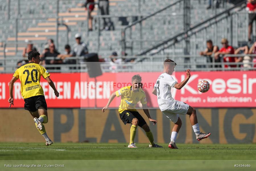 AKON Arena, Würzburg, 07.09.2024, sport, action, BFV, Fussball, 8. Spieltag, Regionalliga Bayern, BAY, FWK, SpVgg Bayreuth, FC Würzburger Kickers - Bild-ID: 2434686
