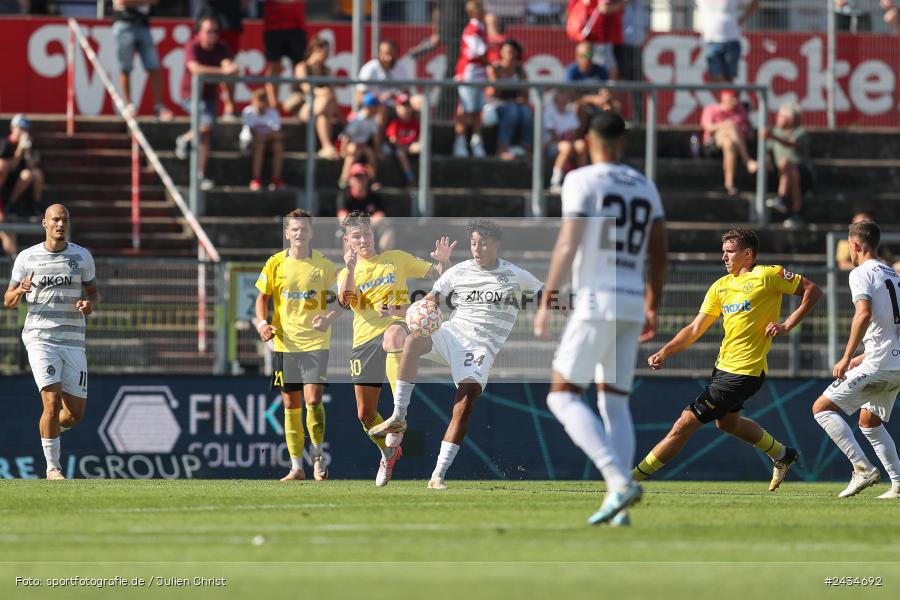 AKON Arena, Würzburg, 07.09.2024, sport, action, BFV, Fussball, 8. Spieltag, Regionalliga Bayern, BAY, FWK, SpVgg Bayreuth, FC Würzburger Kickers - Bild-ID: 2434692