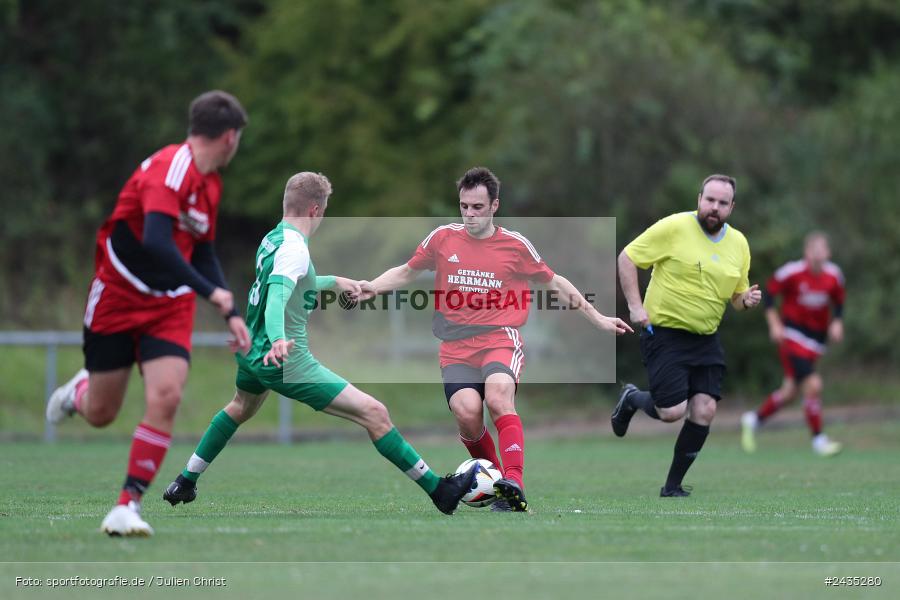 Sportgelände, Thüngersheim, 11.09.2024, sport, action, BFV, Fussball, 8. Spieltag, Kreisliga Würzburg Gr. 2, FVSHR, FVT, FV Steinfeld/Hausen-Rohrbach, FV Thüngersheim - Bild-ID: 2435280