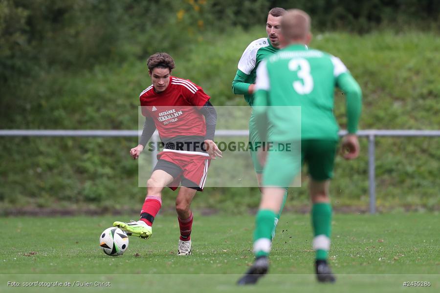 Sportgelände, Thüngersheim, 11.09.2024, sport, action, BFV, Fussball, 8. Spieltag, Kreisliga Würzburg Gr. 2, FVSHR, FVT, FV Steinfeld/Hausen-Rohrbach, FV Thüngersheim - Bild-ID: 2435286