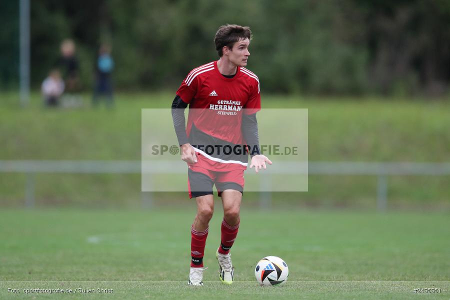Sportgelände, Thüngersheim, 11.09.2024, sport, action, BFV, Fussball, 8. Spieltag, Kreisliga Würzburg Gr. 2, FVSHR, FVT, FV Steinfeld/Hausen-Rohrbach, FV Thüngersheim - Bild-ID: 2435351