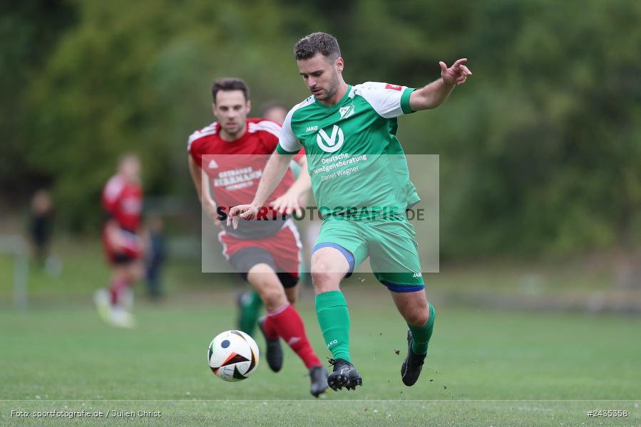 Sportgelände, Thüngersheim, 11.09.2024, sport, action, BFV, Fussball, 8. Spieltag, Kreisliga Würzburg Gr. 2, FVSHR, FVT, FV Steinfeld/Hausen-Rohrbach, FV Thüngersheim - Bild-ID: 2435358