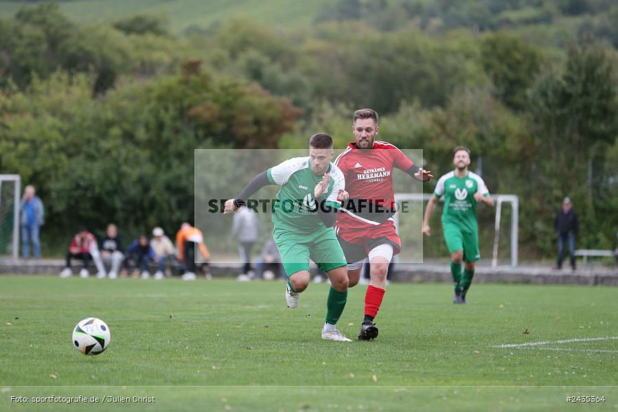 Sportgelände, Thüngersheim, 11.09.2024, sport, action, BFV, Fussball, 8. Spieltag, Kreisliga Würzburg Gr. 2, FVSHR, FVT, FV Steinfeld/Hausen-Rohrbach, FV Thüngersheim - Bild-ID: 2435364