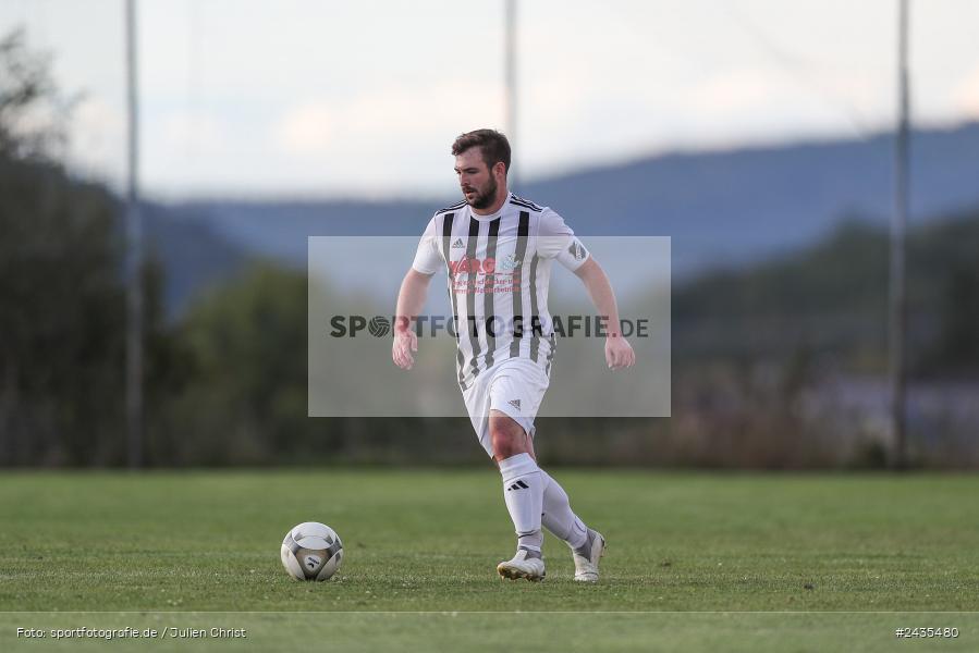 Sportgelände, Wiesenfeld, 12.09.2024, sport, action, BFV, Fussball, 8. Spieltag, Kreisklasse Würzburg Gr. 3, SVSS, FCWH, SV Sendelbach-Steinbach, FC Wiesenfeld-Halsbach - Bild-ID: 2435480