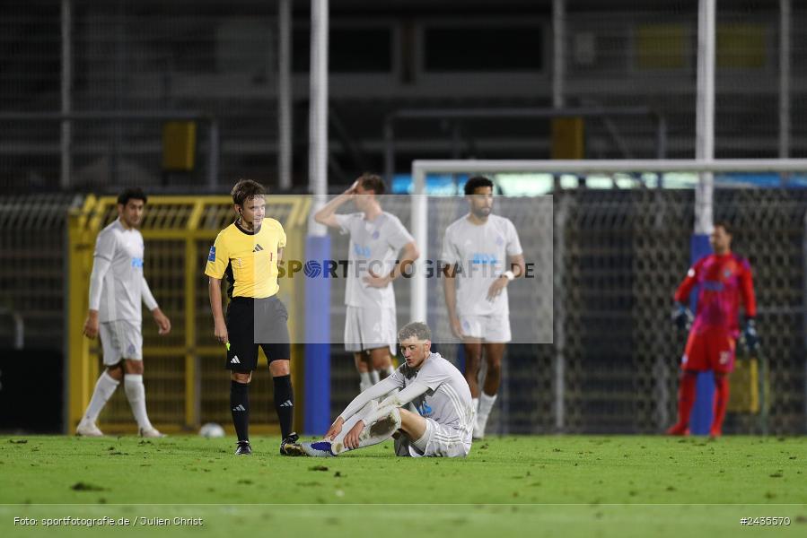 Stadion am Schönbusch, Aschaffenburg, 13.09.2024, sport, action, BFV, Fussball, 9. Spieltag, Regionalliga Bayern, FCA, SVA, FC Augsburg II, SV Viktoria Aschaffenburg - Bild-ID: 2435570