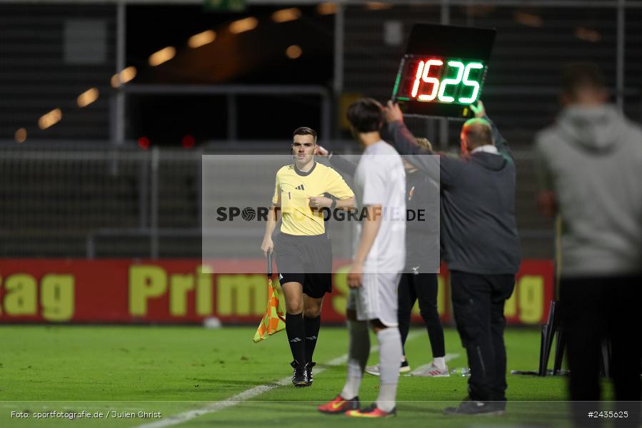 Stadion am Schönbusch, Aschaffenburg, 13.09.2024, sport, action, BFV, Fussball, 9. Spieltag, Regionalliga Bayern, FCA, SVA, FC Augsburg II, SV Viktoria Aschaffenburg - Bild-ID: 2435625