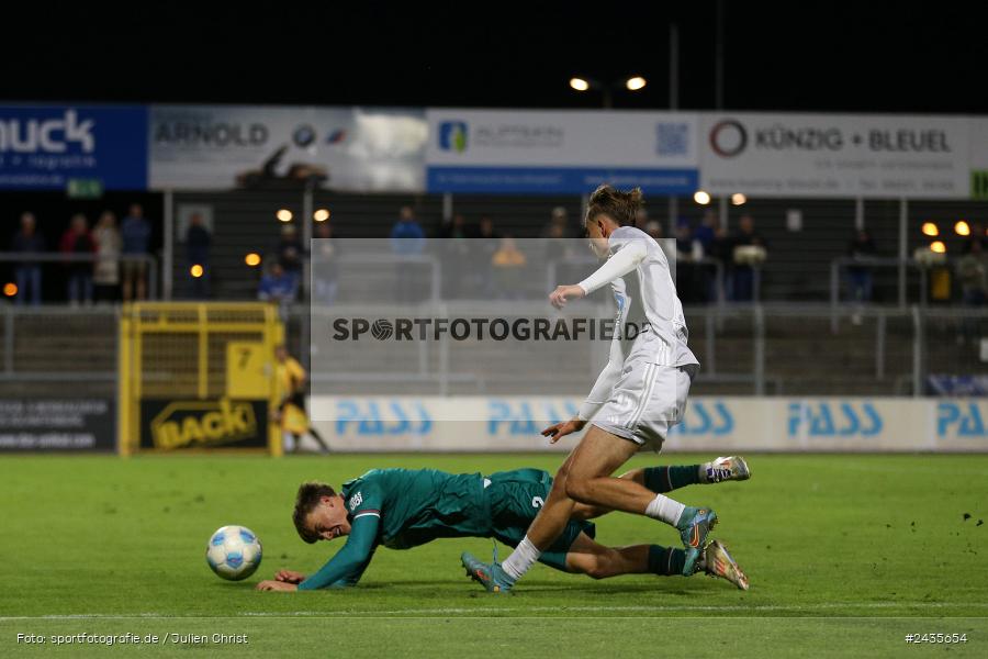 Stadion am Schönbusch, Aschaffenburg, 13.09.2024, sport, action, BFV, Fussball, 9. Spieltag, Regionalliga Bayern, FCA, SVA, FC Augsburg II, SV Viktoria Aschaffenburg - Bild-ID: 2435654