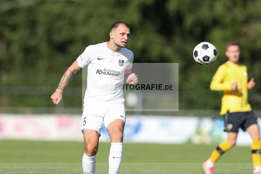 Fundamentum Sportpark, Karlburg, 14.09.2024, sport, action, BFV, Fussball, 11. Spieltag, Bayernliga Nord, HOF, TSV, SpVgg Bayern Hof, TSV Karlburg - Bild-ID: 2435784