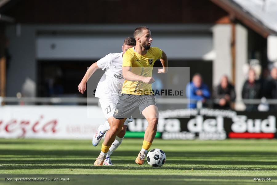 Fundamentum Sportpark, Karlburg, 14.09.2024, sport, action, BFV, Fussball, 11. Spieltag, Bayernliga Nord, HOF, TSV, SpVgg Bayern Hof, TSV Karlburg - Bild-ID: 2435850