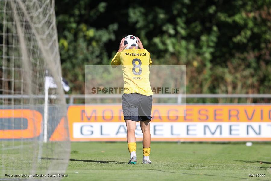 Fundamentum Sportpark, Karlburg, 14.09.2024, sport, action, BFV, Fussball, 11. Spieltag, Bayernliga Nord, HOF, TSV, SpVgg Bayern Hof, TSV Karlburg - Bild-ID: 2435997
